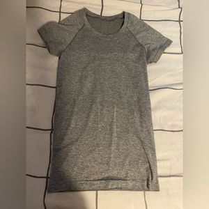 Lululemon Swiftly Tech size 4